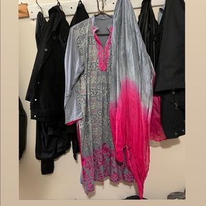 Size- XL / Material is Lilern. / Color is Grey.